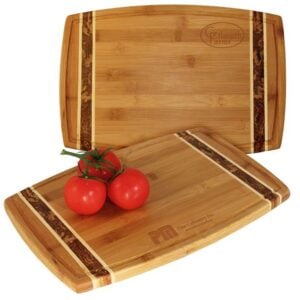 Cutting board with tomatoes and a custom engraving